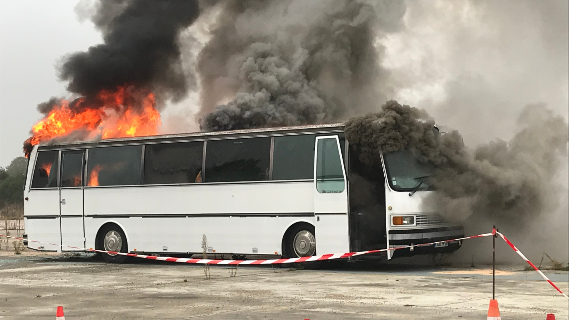 Manipulation des extincteurs pour conducteurs de car